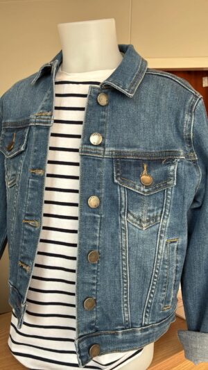Veste en jeans brodée amour