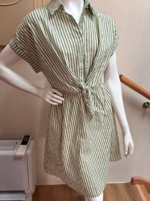 Robe rayée verte