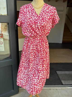 Robe tropicale avec doré